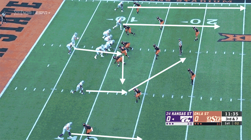1-Q-Drop-Back-Pass-Underneath-RB-Route-Incomplete.gif